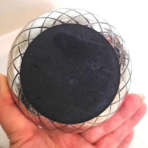 Metal Pineapple almost 9 inches tall - Picture 6 of 9